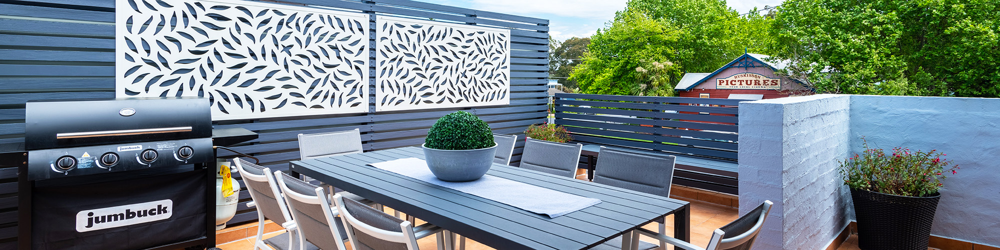 Nautilus Apartments Jervis Bay: Outdoor balcony looking over Huskisson